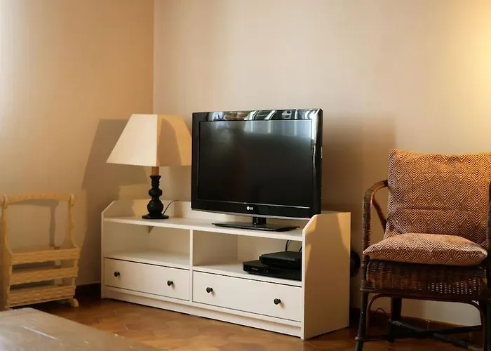 Juste Au Bout Du Chemin, L'etang Tatil Evi